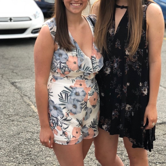 Charlotte Russe Romper - Picture 2 of 3